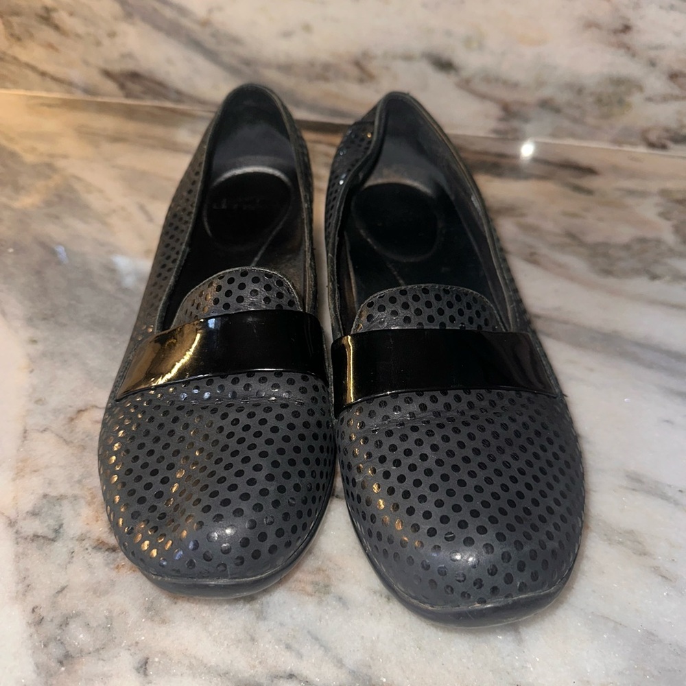 Dansko Size 39 (US Size 8-8.5) Women's Black Polka Dots Slip-On Loafers Shoes - Picture 3 of 8